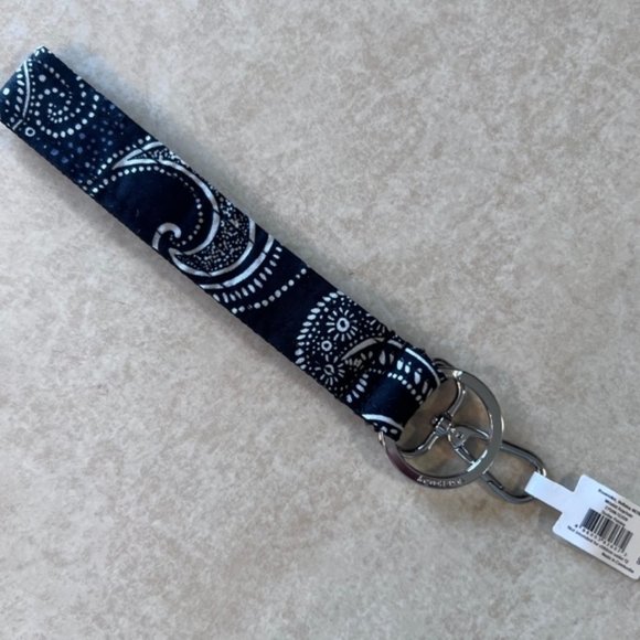 Vera Bradley STELLAR PAISLEY Wristlet Keychain NWT - Picture 1 of 5